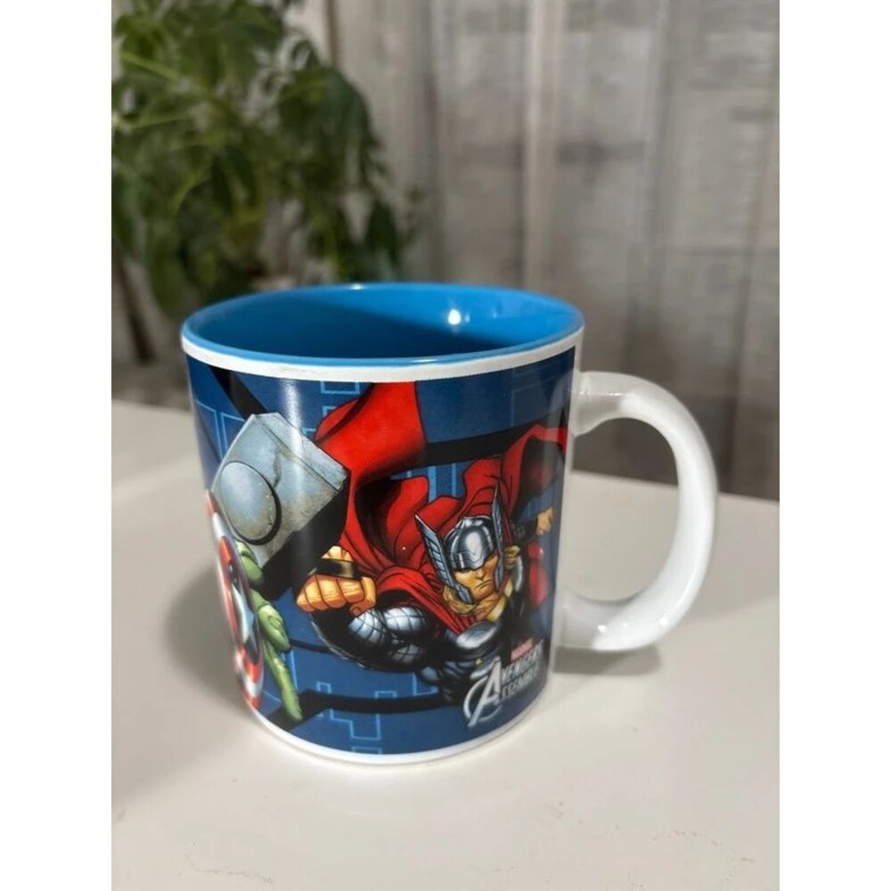 Marvel "Avengers Assemble" Thor Hulk Captain America Iron Man 16 oz Ceramic Mug